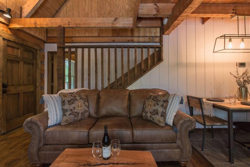 Southern Oak Cabin - Newly Remodeled - Close To All Attractions Sevierville Ngoại thất bức ảnh